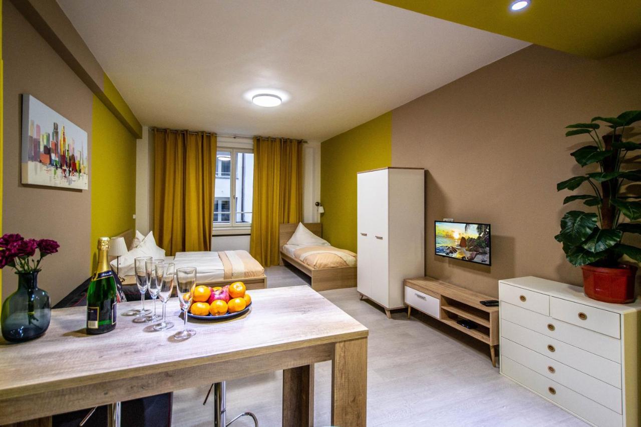 Executive Bright Apt. By Ruterra Praag