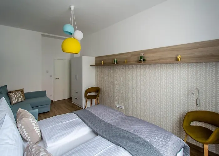 Executive Bright Apt. By Ruterra